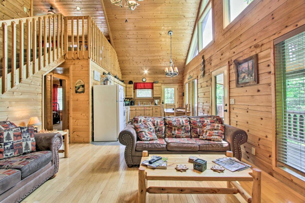 Cabin With Hot Tub And Deck About 12 Mi To Pigeon Forge! Sevierville Esterno foto