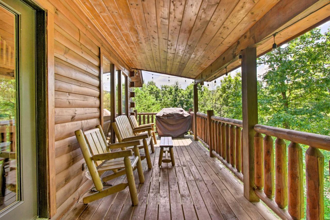 Cabin With Hot Tub And Deck About 12 Mi To Pigeon Forge! Sevierville Esterno foto