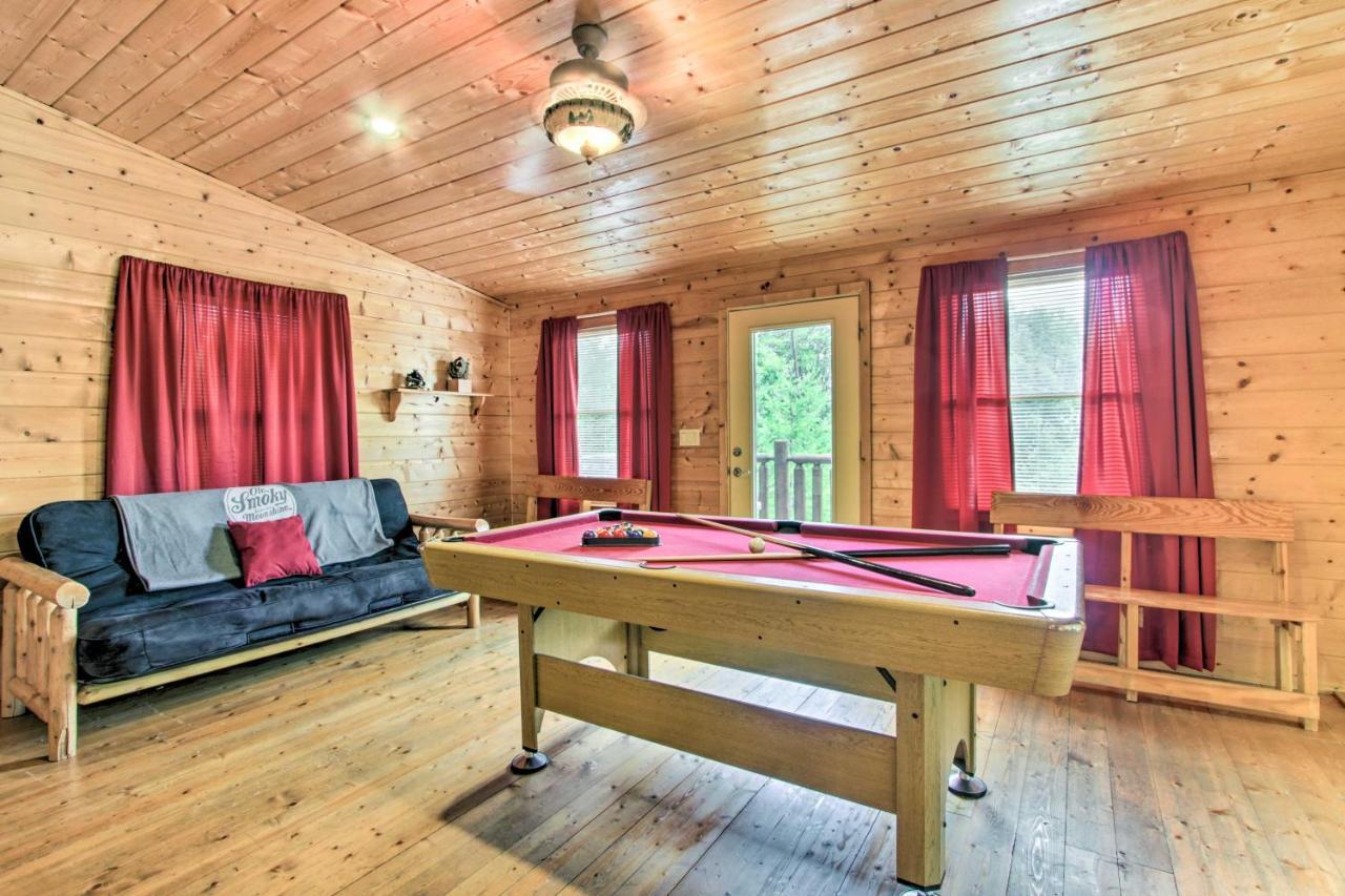 Cabin With Hot Tub And Deck About 12 Mi To Pigeon Forge! Sevierville Esterno foto