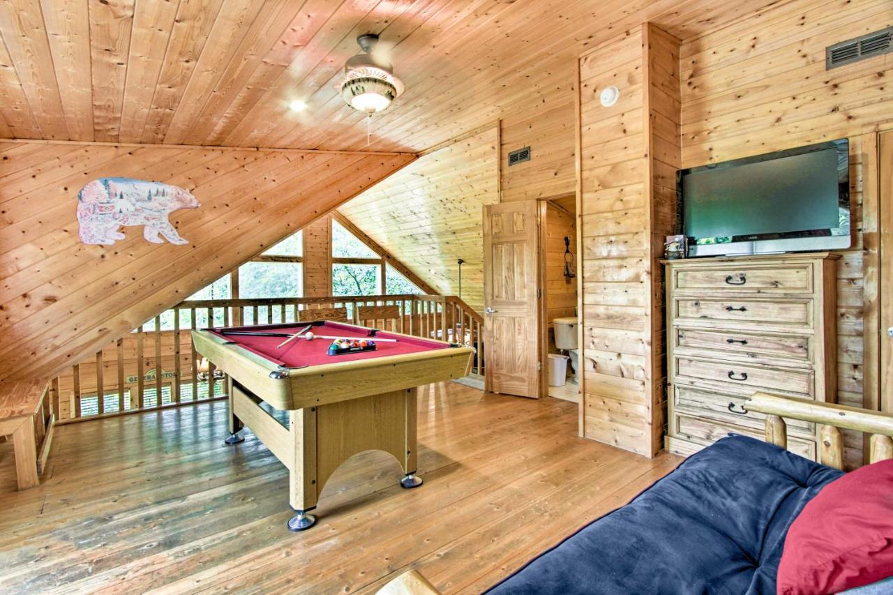 Cabin With Hot Tub And Deck About 12 Mi To Pigeon Forge! Sevierville Esterno foto