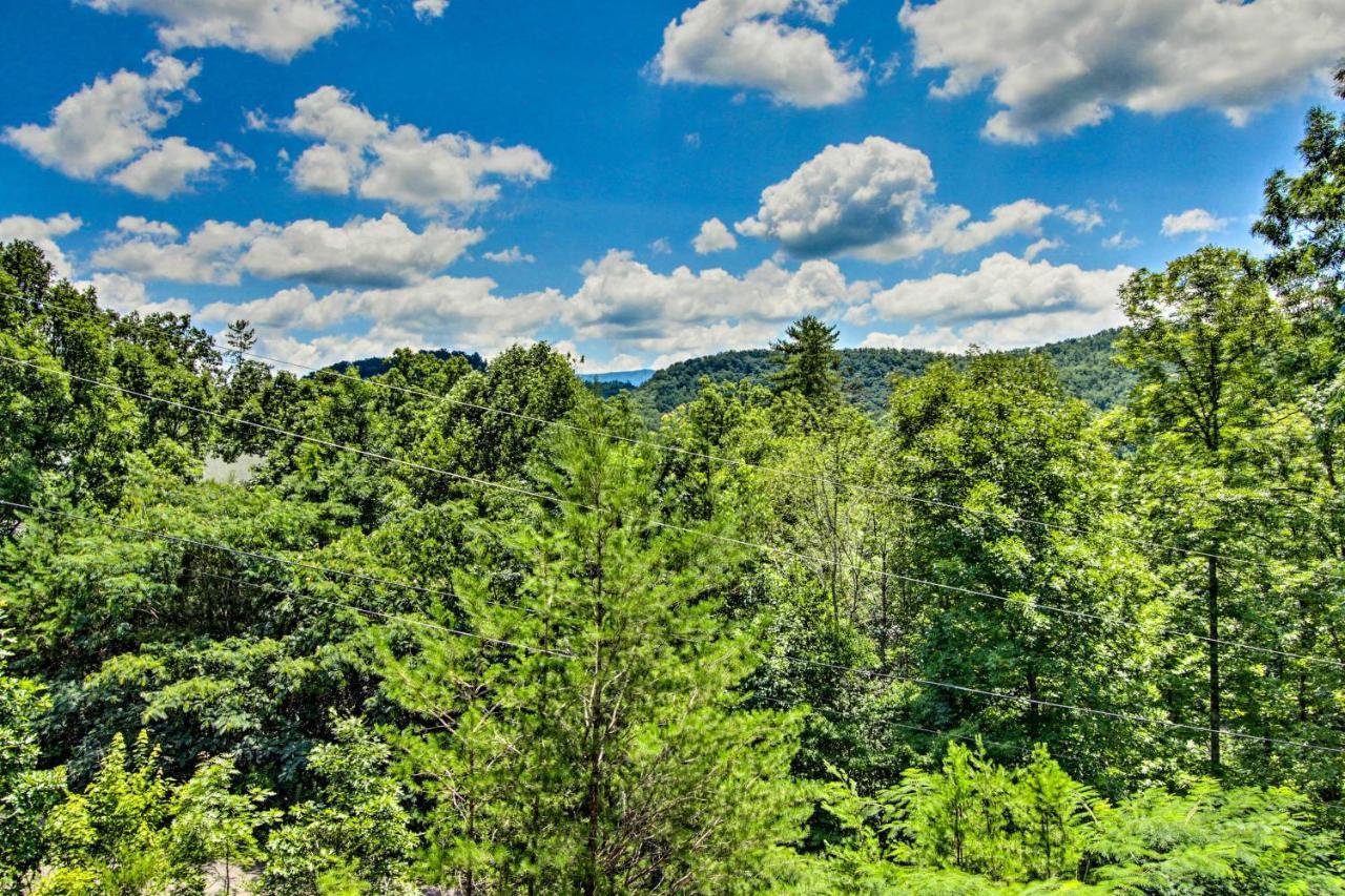 Cabin With Hot Tub And Deck About 12 Mi To Pigeon Forge! Sevierville Esterno foto