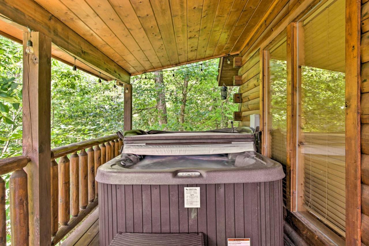 Cabin With Hot Tub And Deck About 12 Mi To Pigeon Forge! Sevierville Esterno foto